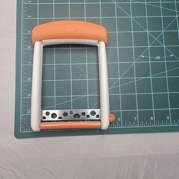 Chef’n Cheese Slicer Slicester One Handed Cheese Slicer 3 Thickness Settings. - Picture 4 of 5